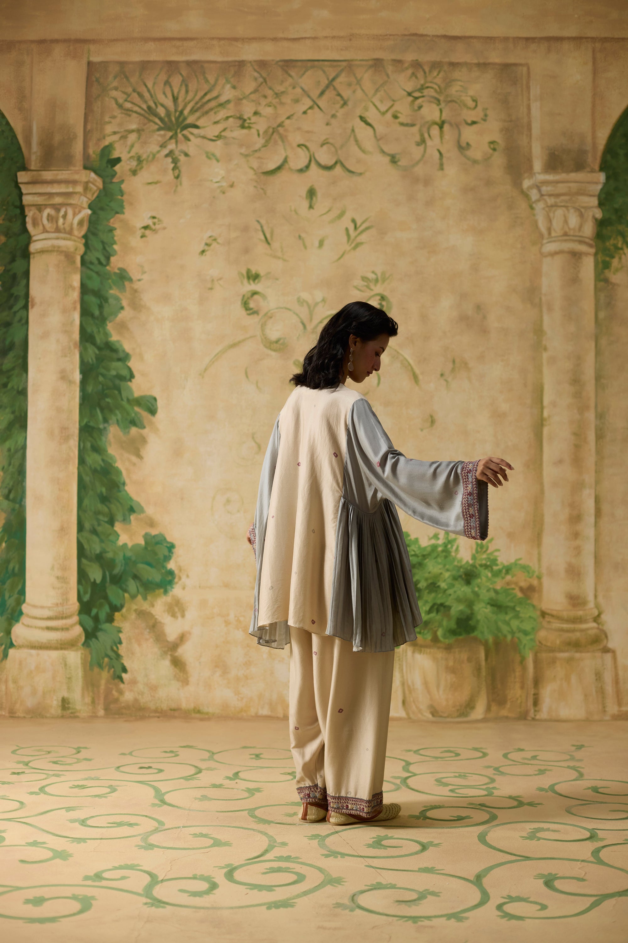 Vale Kurta - Beige And Light Bue