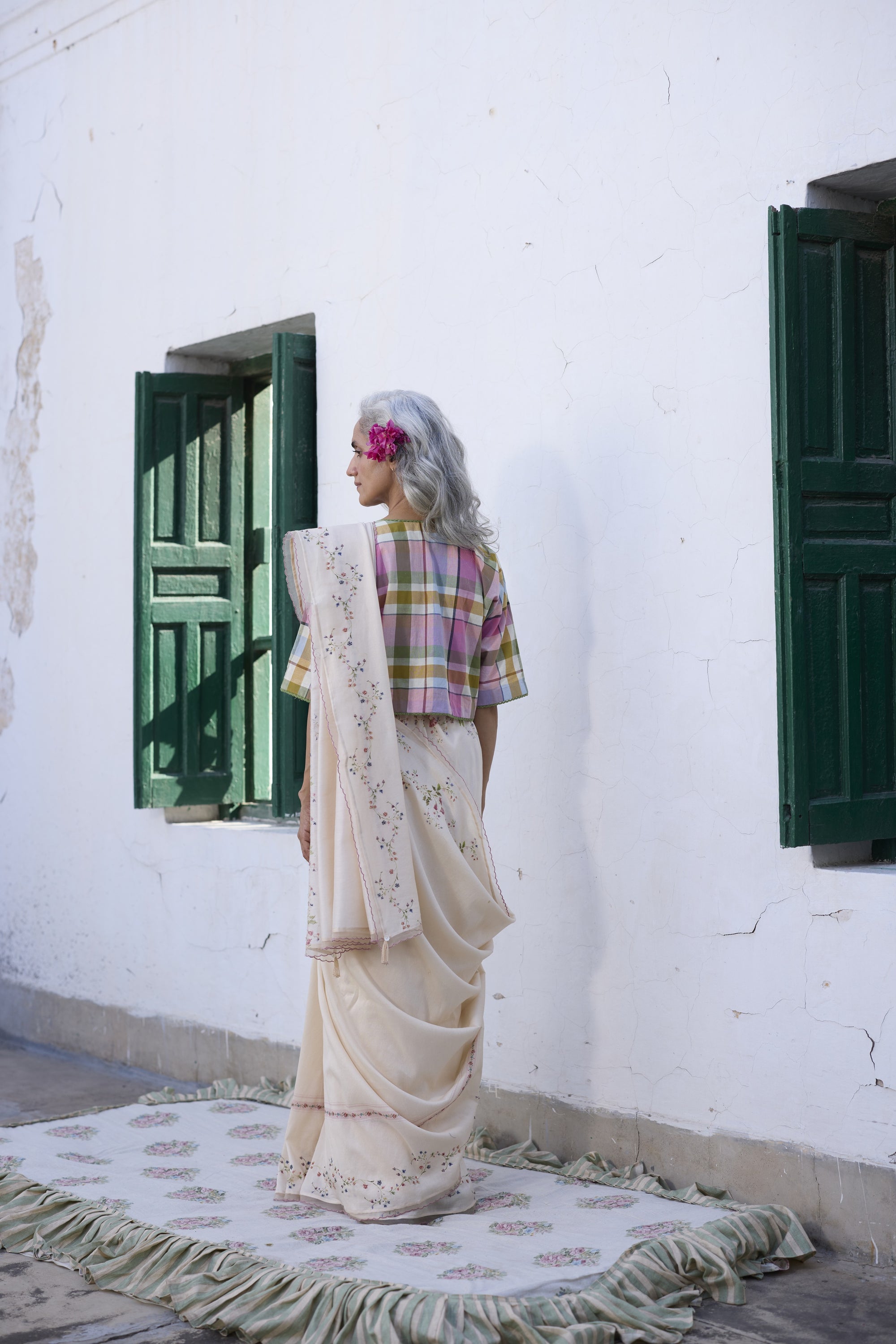 Fluer Saree- Ecru and Pink