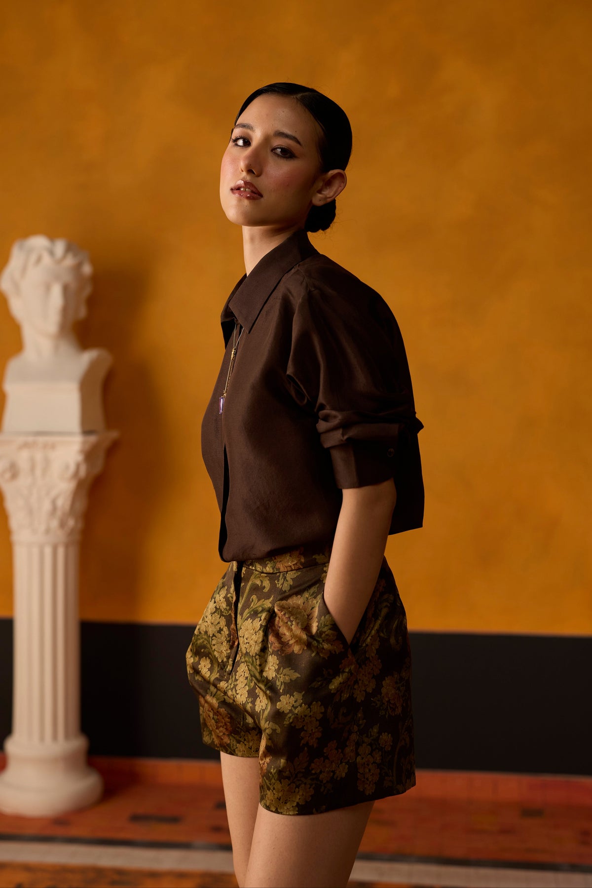 Eira Shorts- Dark Brown
