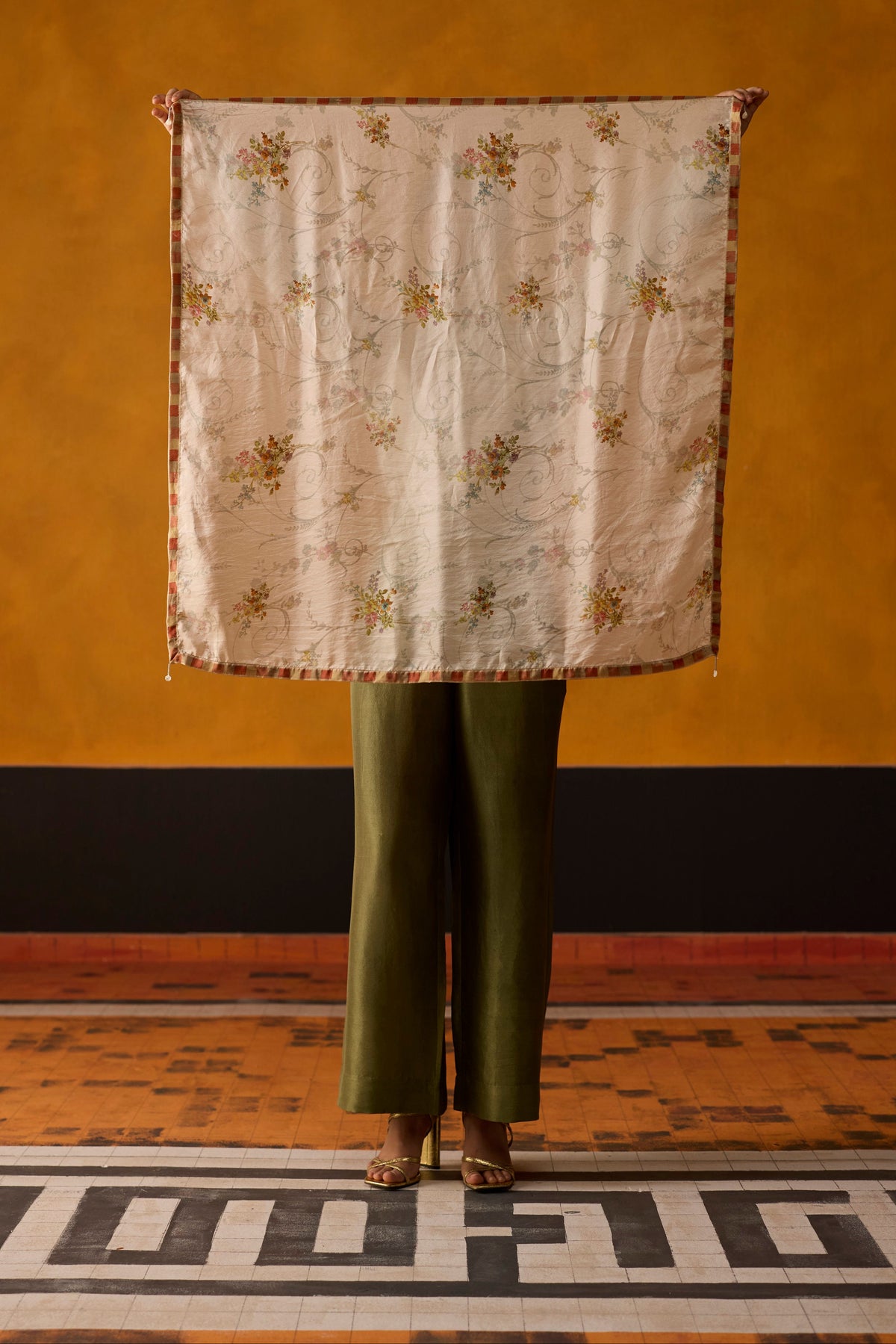 Eden Scarf- Off white