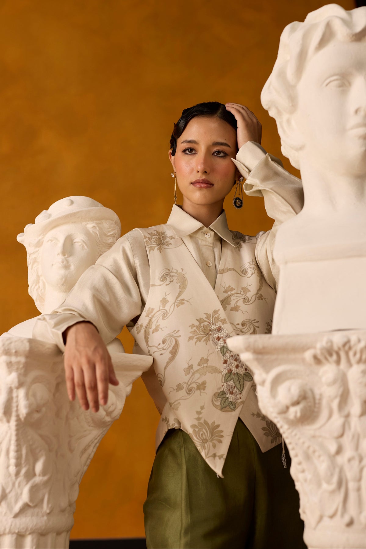 Roselle Vest- Off white